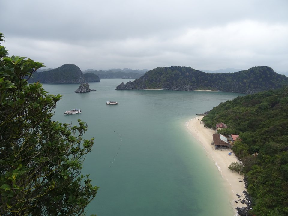Baie d’Ha Long : terre (Ninh Binh) et mer (Cat Ba), Vietnam